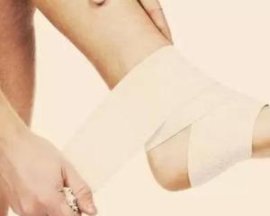 脚崴伤视频,视频揭秘崴脚瞬间